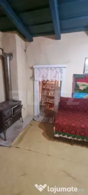 Casa cu doua corpuri