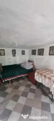 Casa cu doua corpuri