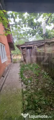 Casa cu doua corpuri