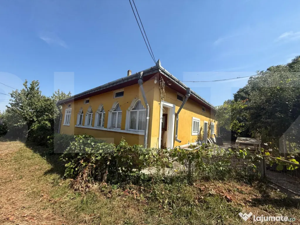 Casă individuală, 129 mp, teren 8379 mp , Loc. Șoldăneș - Soldanesti (Botosani)