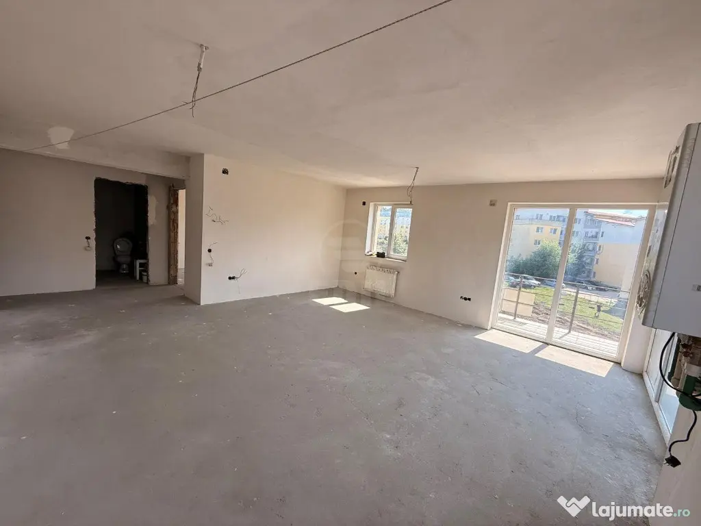 Apartament 2 camere semidecomandat zona Florilor - Floresti (Cluj)