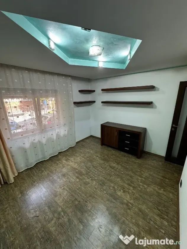 Proprietar vând apartament 4 camere,90m² utili,situat parter,Ostroveni - Ramnicu Valcea (Valcea)