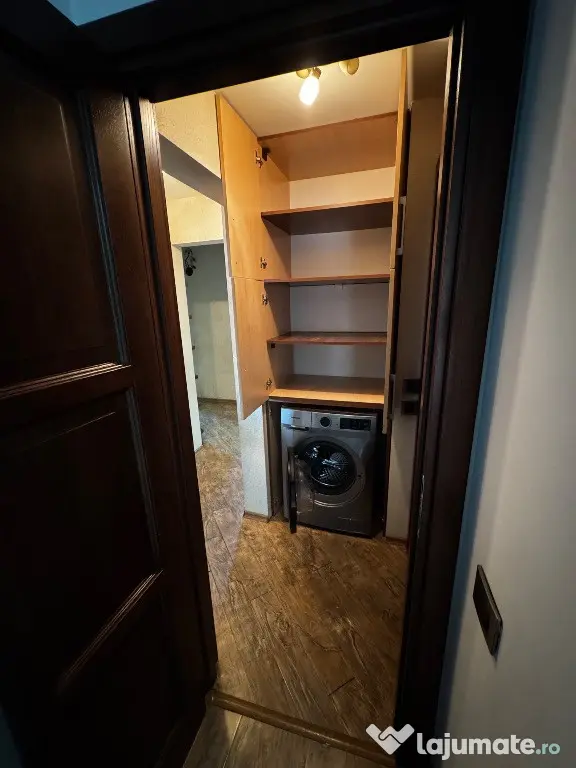 Proprietar vând apartament 4 camere,90m² utili,situat parter,Ostroveni - Ramnicu Valcea (Valcea)