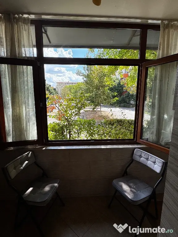 Proprietar vând apartament 4 camere,90m² utili,situat parter,Ostroveni - Ramnicu Valcea (Valcea)
