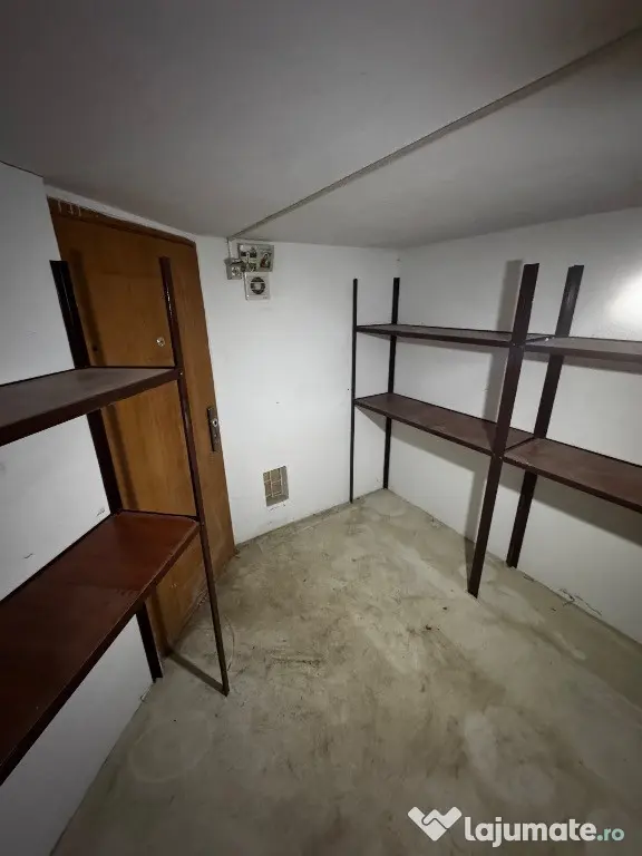 Proprietar vând apartament 4 camere,90m² utili,situat parter,Ostroveni - Ramnicu Valcea (Valcea)