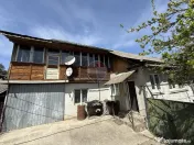 Casă de vânzare în zona Câmpulung înconjurată de na... 