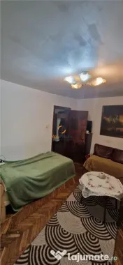 Apartament cu centrala decomandat parter zona Soarelui