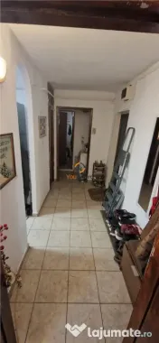 Apartament cu centrala decomandat parter zona Soarelui