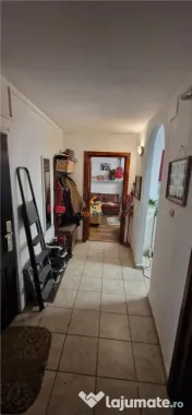 Apartament cu centrala decomandat parter zona Soarelui