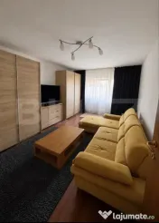 Apartament 2 camere, decomandat, parcare, zona Plopilor 