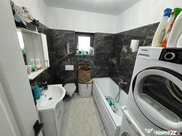 Casa noua, 3 cam, 2 bai, mobilata si utilata, curte, foisor - Focsani (Vrancea)