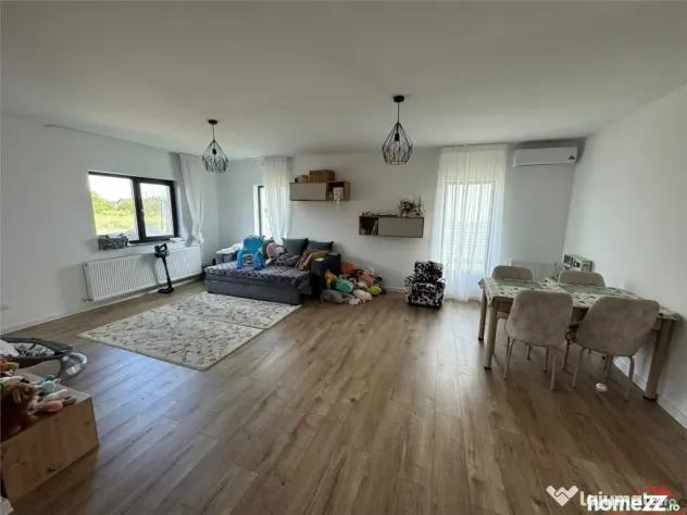 Casa noua, 3 cam, 2 bai, mobilata si utilata, curte, foisor - Focsani (Vrancea)