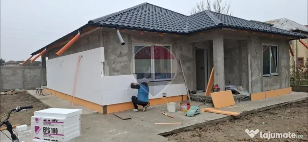 Casă / Vilă 3 camere str Mugur - cartier Laminorul - Ceardac (Vrancea)