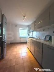 Apartament spațios, 4 camere, 2 bai, 2 balcoane,etaj interm 