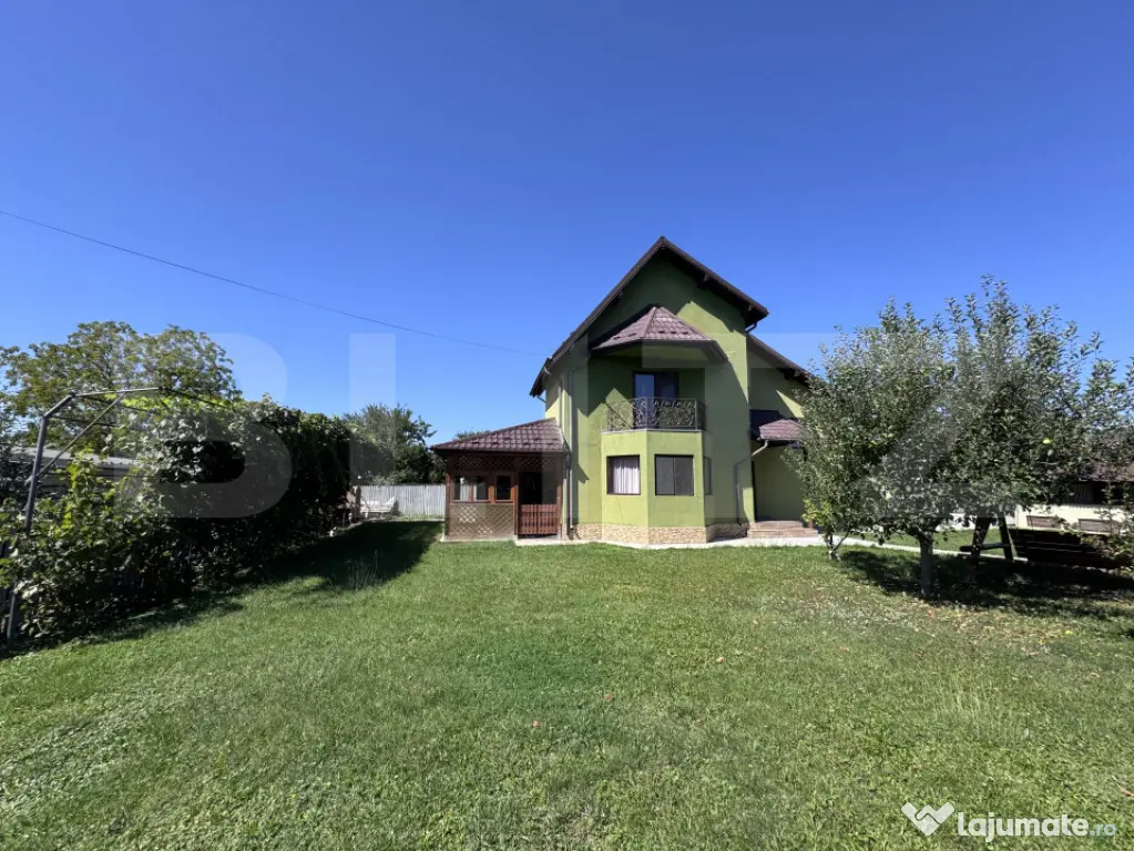 Casă P+1 din lemn, mobilată și utilată complet - Urleta (Prahova)