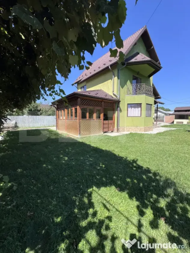 Casă P+1 din lemn, mobilată și utilată complet - Urleta (Prahova)