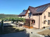 Casa P+1, 150 mp utili, 3940 mp teren, panouri fotovoltaice,