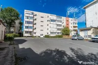 Apartament cu 3 camere decomandat la parter in Confectii ... 