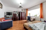 Apartament cu 3 camere decomandat la parter in Confectii ...