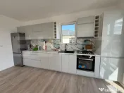 Casă modernă, pe un singur nivel, cu priveliște asupra or