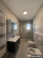 Casă modernă, pe un singur nivel, cu priveliște asupra or
