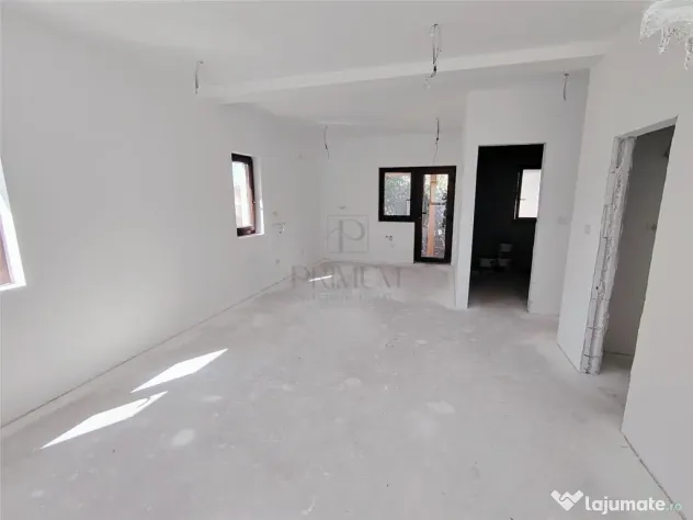 Duplex pe etaj - balcon - personalizare interioara - Albina (Timis)