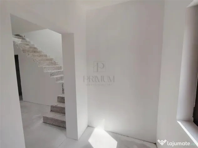 Duplex pe etaj - balcon - personalizare interioara - Albina (Timis)