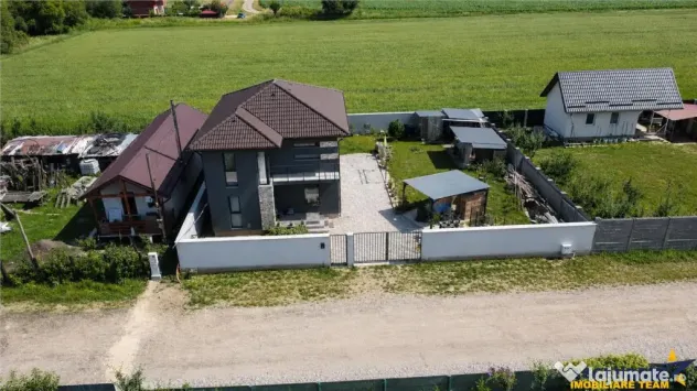 Casa familiala,3 dormitoare,incazire pardoseala,terasa,530 m - Brasov (Brasov)