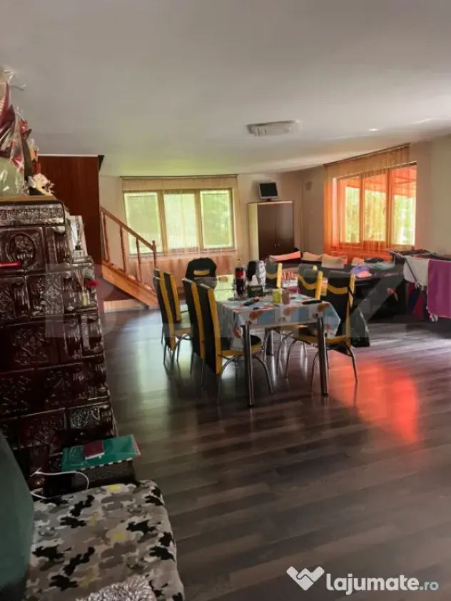 Casa de vanzare, 252 mp, 1800 teren, zona Ocolis - Buru (Cluj)