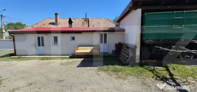 Casă cu anexe gospodărești și teren generos de vânzare - Ozun (Covasna)