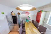 APARTAMENT - de VANZARE