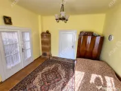 De casa cu 3 camere pivnita garaj si 508 mp teren in Sibiu 