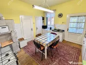 De casa cu 3 camere pivnita garaj si 508 mp teren in Sibiu 