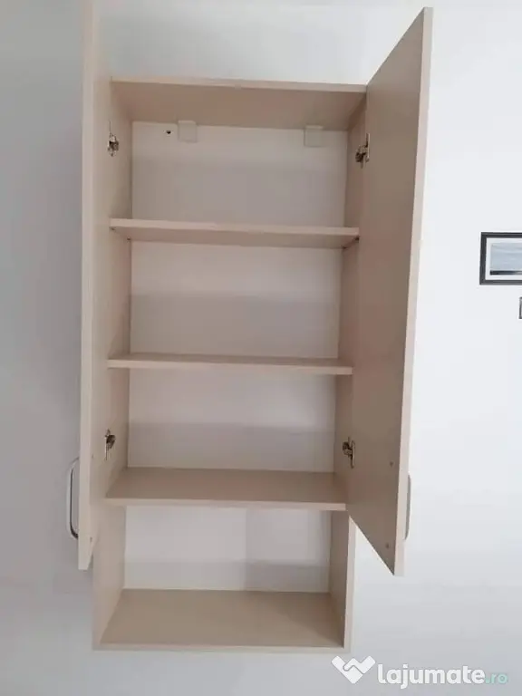 Mobilă de vânzare