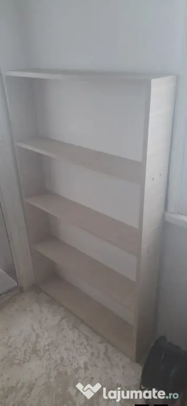 Mobilă de vânzare