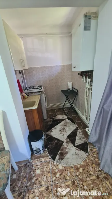 Oferim spre inchiriere garsoniera la parter Curtea de Argeș