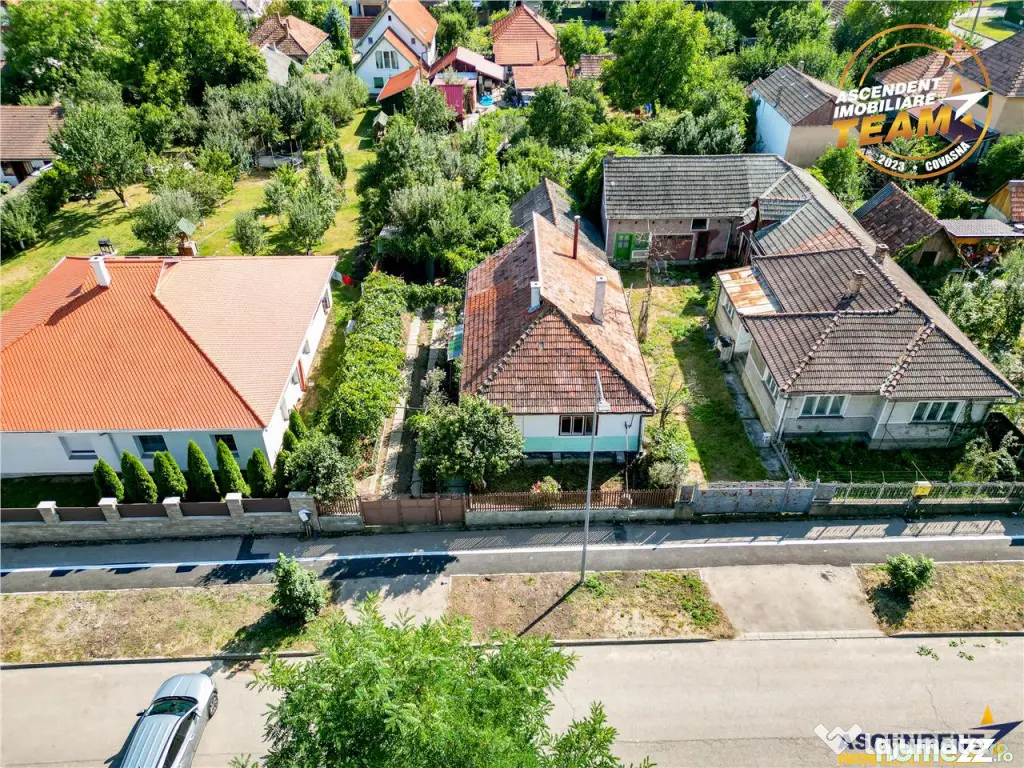 Casa cu 682mp teren intravilan, Simeria, Sfantu Gheorghe - Sfantu Gheorghe (Covasna)