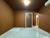 Spatiu comercial stradal, vad pietonal, parcare libera 