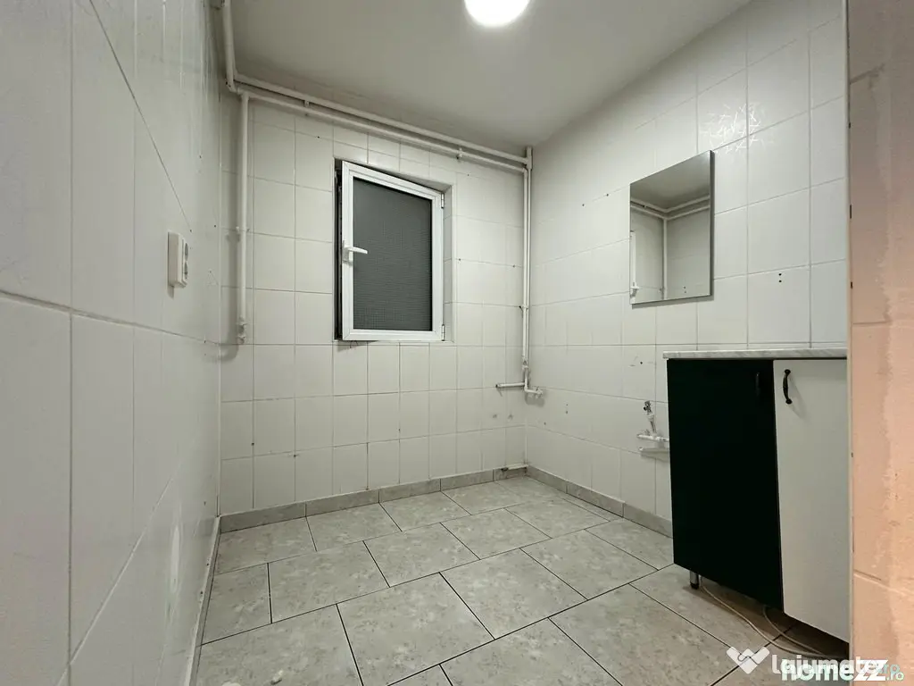Spatiu comercial stradal, vad pietonal, parcare libera - Bucuresti (Bucuresti-Ilfov)