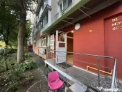 Spatiu comercial stradal, vad pietonal, parcare libera 