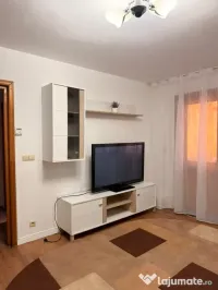 Închiriez apartament cu doua camere 