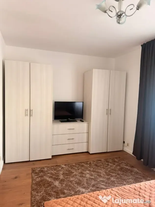 Închiriez apartament cu doua camere