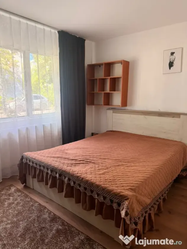 Închiriez apartament cu doua camere