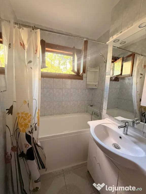 Închiriez apartament cu doua camere