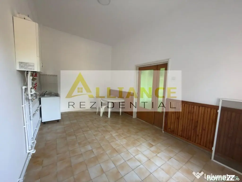 Casa individuala * 14 camere * 1550 mp teren * - Catelu (Bucuresti-Ilfov)
