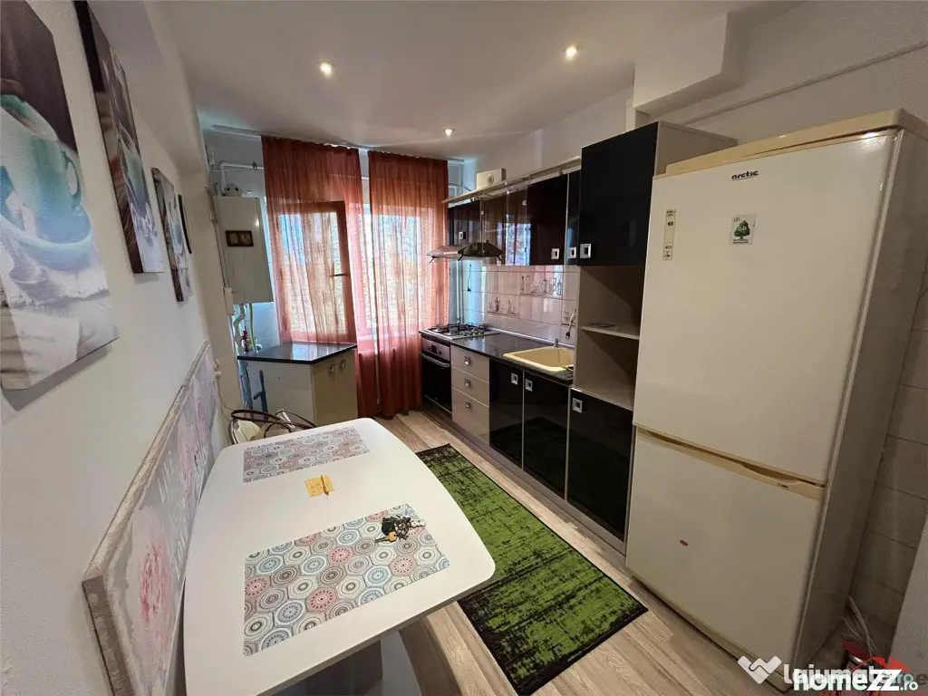 Apartament cu 2 camere de , zona scoala 7 - Focsani (Vrancea)