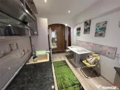 Apartament cu 2 camere de , zona scoala 7 