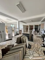 Spatiu Comercial cu vitrina, 365 mp, tavan inalt, zona Liber