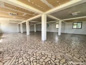Spatiu Comercial cu vitrina, 365 mp, tavan inalt, zona Liber