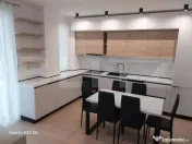 Apartament 3 camere, 77 mp, zona Vivo 